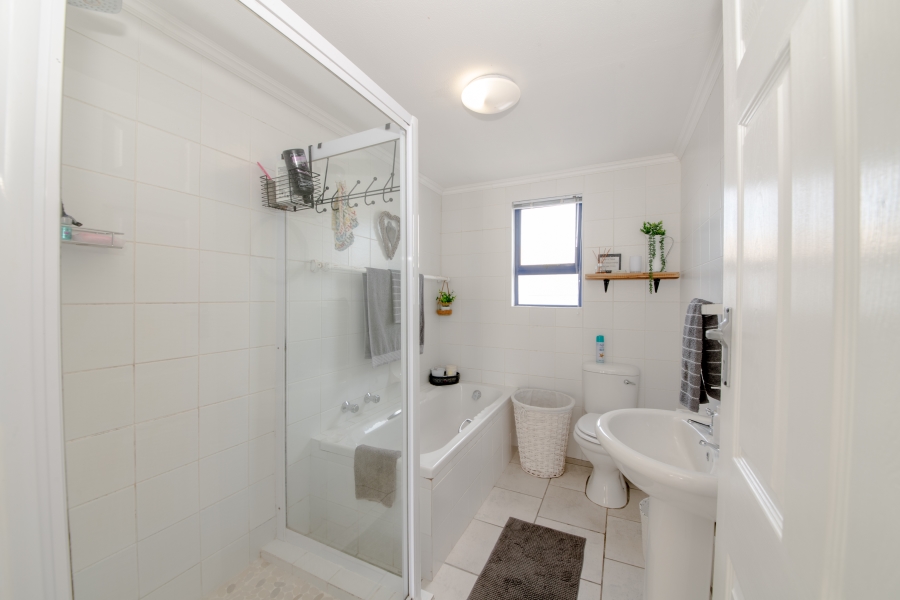 5 Bedroom Property for Sale in Bettys Bay Western Cape
